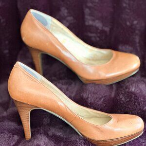 Marc Fisher Heels Size 9 Camel Brown Tan Pump
